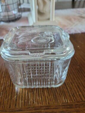Federal Clear Glass Square Refrigerator Dish with Vegetable Embossed Lid Fridgie